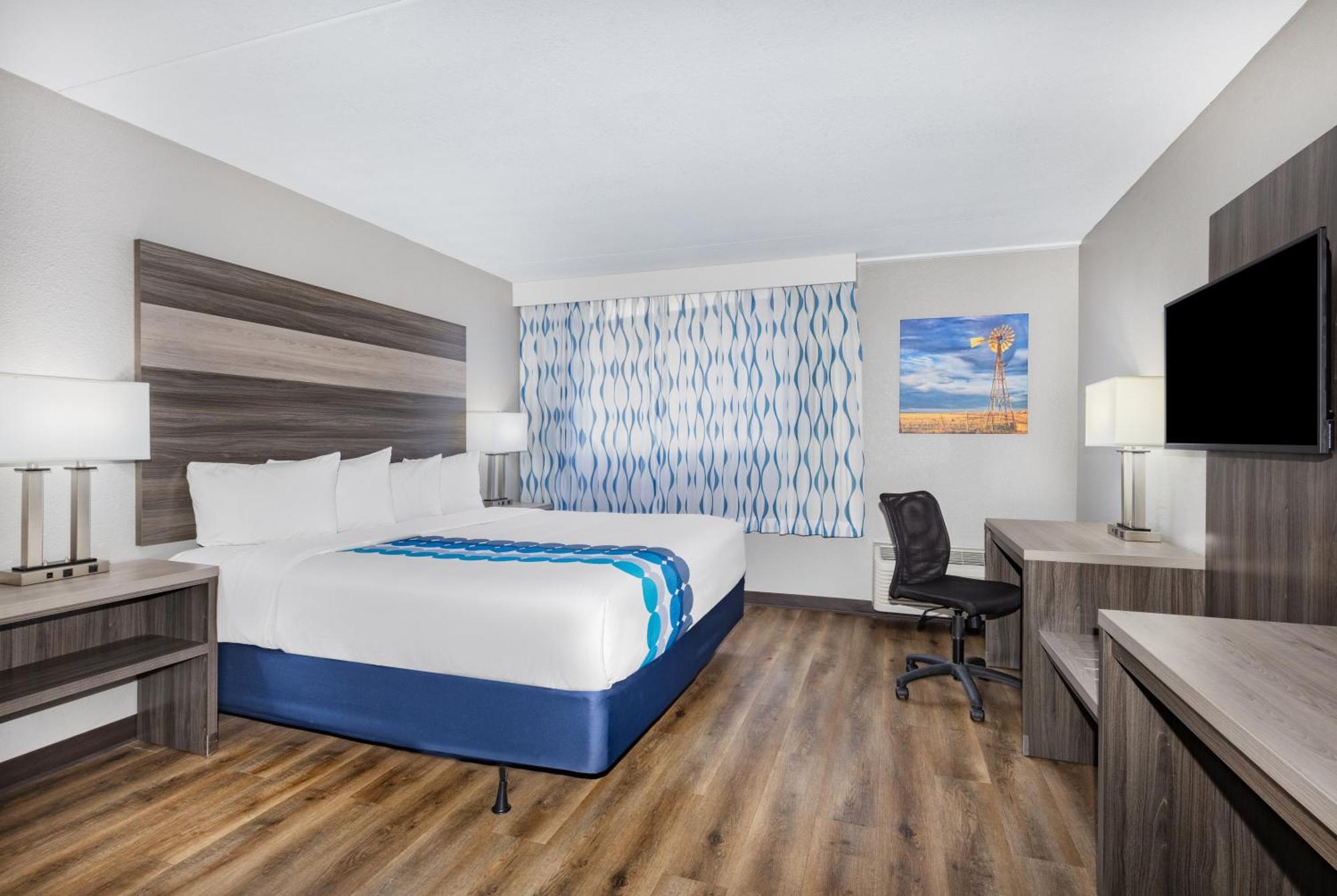 Hotel Wingate By Wyndham Wichita Airport Esterno foto